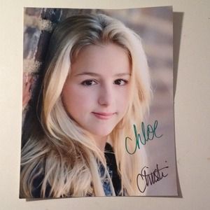 Chloe lukasaik signed photo