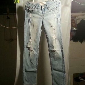 *Sold Locally* Hollister skinny jeans