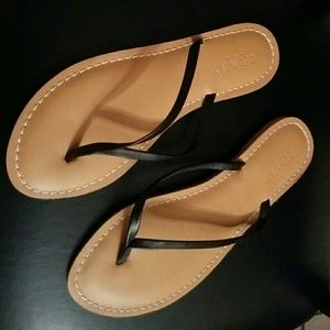 NWOT Old Navy Flip Flops