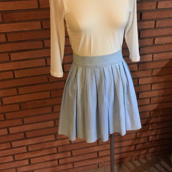 🔱️SOLD 🔱Alice + Olivia Box Pleat Leather Skirt - Picture 3 of 4