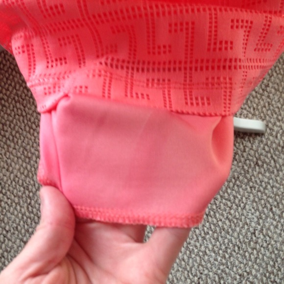 🚫SOLD🚫 NWOT Bright Pink Sweetheart Eyelet Peplum - Picture 3 of 4