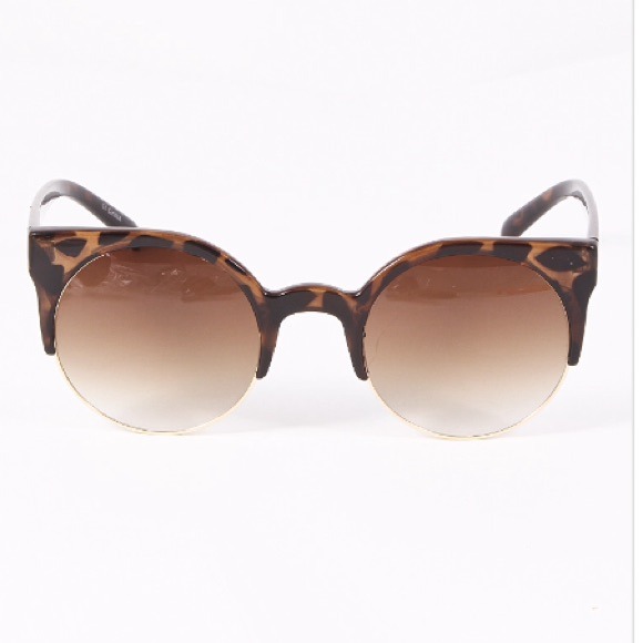 Accessories - LAST PAIR Tortoise shell cat eye sunglasses