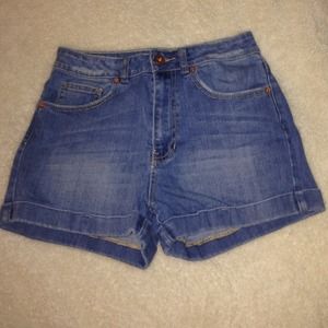 Bullhead high-wasted shorts