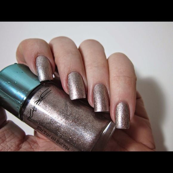 SOLD not available Mac Alluring Aquatic nail polish - Picture 1 of 2