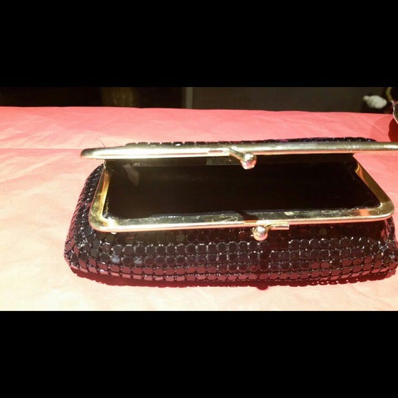 VINTAGE BLACK MESH COSMETIC BAG NEW KISS LOCK CLOSURE