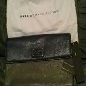 MARC BY MARC JACOBS CLUTCH