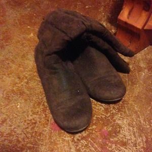 Brown winter boots