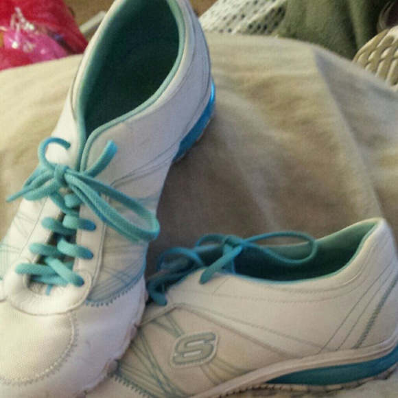 Skechers