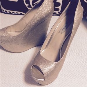 Steve Madden Glitter Wedge