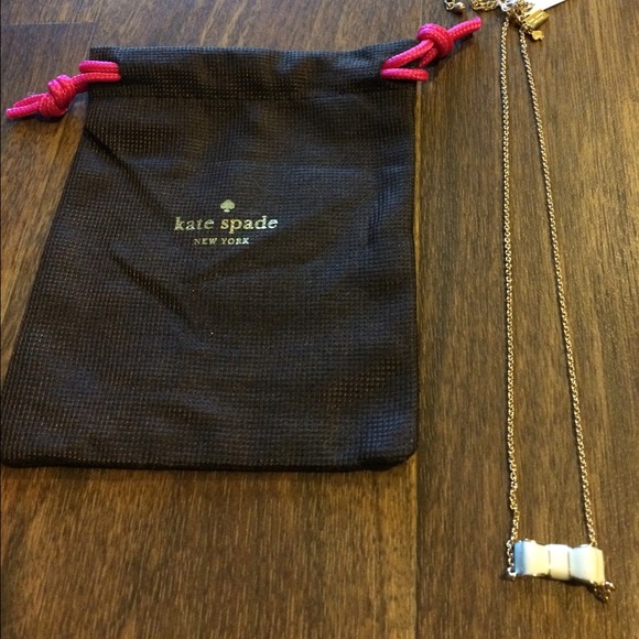 KATE SPADE NEW YORK - MOON RIVER PENDANT - Picture 2 of 4