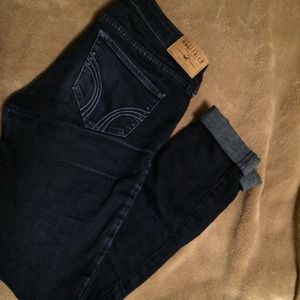 HOLLISTER DARK WASH JEANS