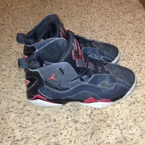 Jordans size 6Y in boys. Condition: 9/10