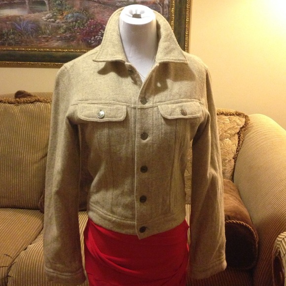 🎀 Lined cream jacket, small 🎀