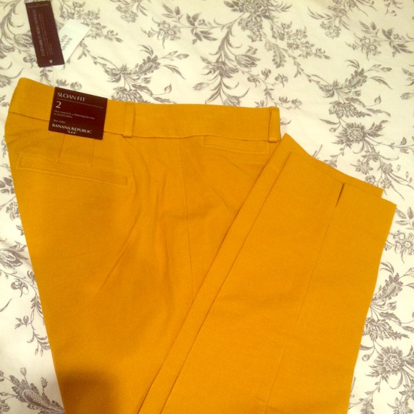 ** BRAND NEW**Mustard yellow NWT BR pants!