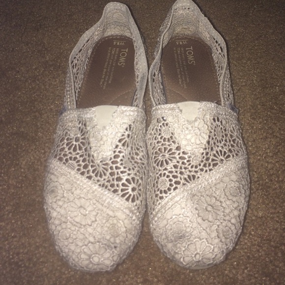 Toms crochet shoes