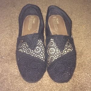 Toms crochet shoes