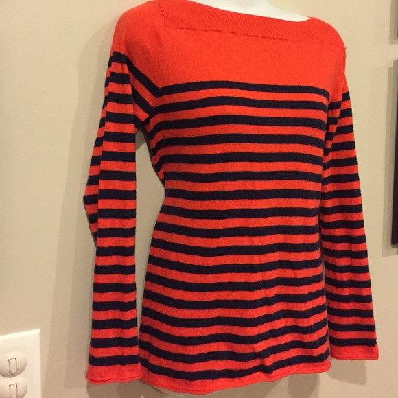 🎉SOLD🎉GAP red and navy striped sweater - Picture 2 of 3