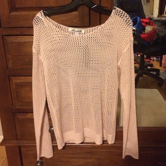 Light pink sweater with small hole detail! NWT