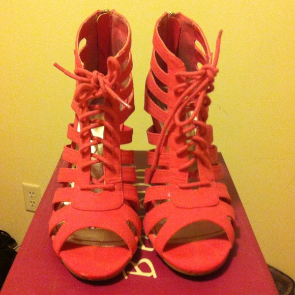 Sandals - Picture 2 of 3