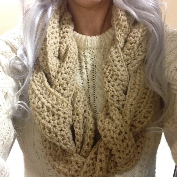 Braided Scarf - Picture 2 of 4