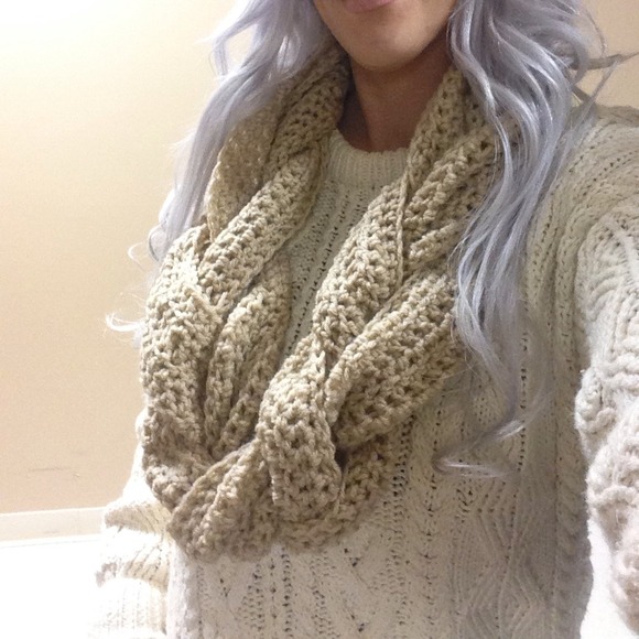 Braided Scarf - Picture 3 of 4