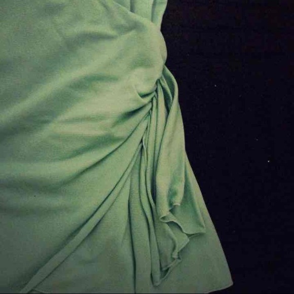 Tag! Mint green top - Picture 2 of 2