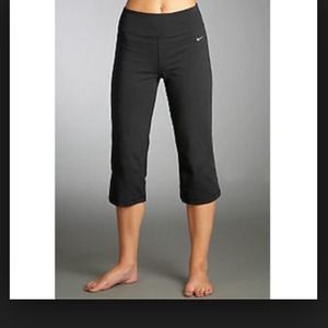 ⭐️ Nike dri fit cropped pants