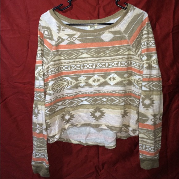 Aztec style long sleeve - Picture 1 of 2