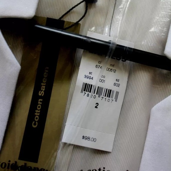 NWT EXPRESS white blazer. Size 2 - Picture 3 of 3