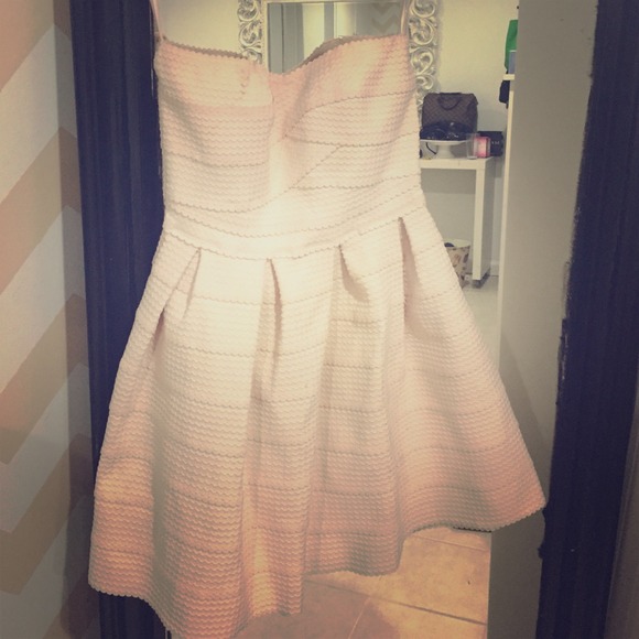 Bandage light pink dress