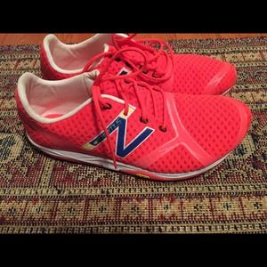 HOLD Brand new new balance minimus shoes size 9