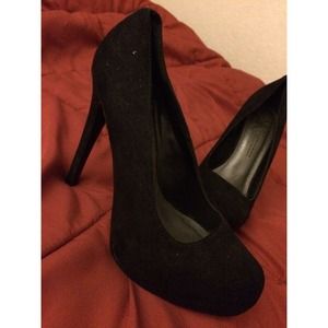 Kardashian Kollection Black Pumps