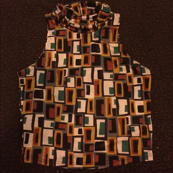 Patterned cropped turtle neck - Picture 2 of 3