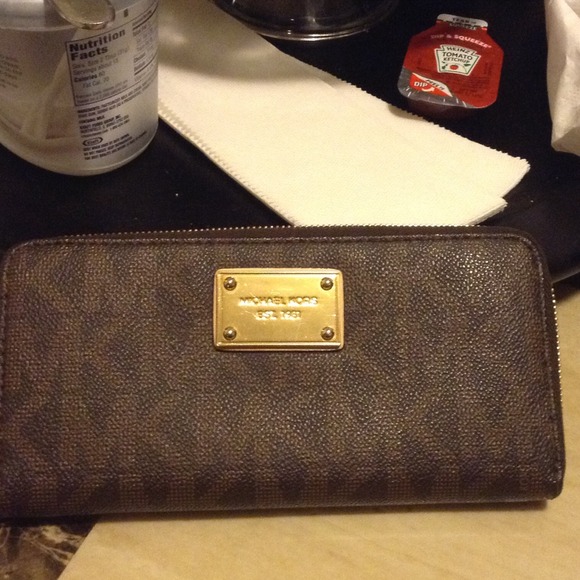 Michael Kors wallet
