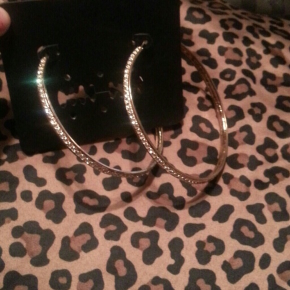 !!!!DIAMOND HOOP EARRINGS!!!!