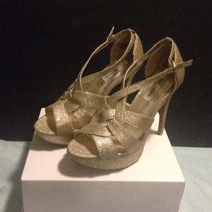Steve Madden , Golden shoes