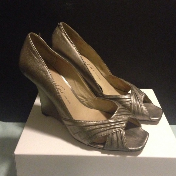 Kenneth Cole, wedges - Picture 1 of 2