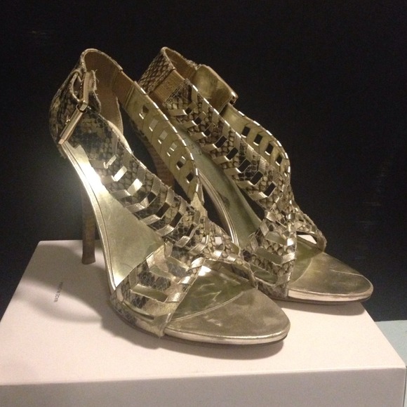 Guess open toe shoes