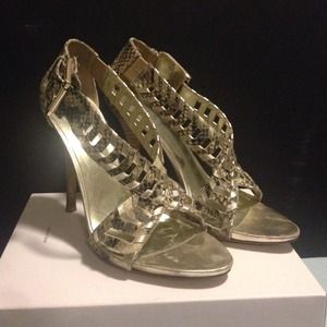 Guess open toe shoes