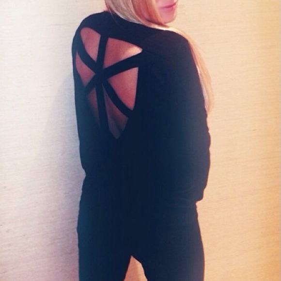 LnA Cut-out Cedros Sweater