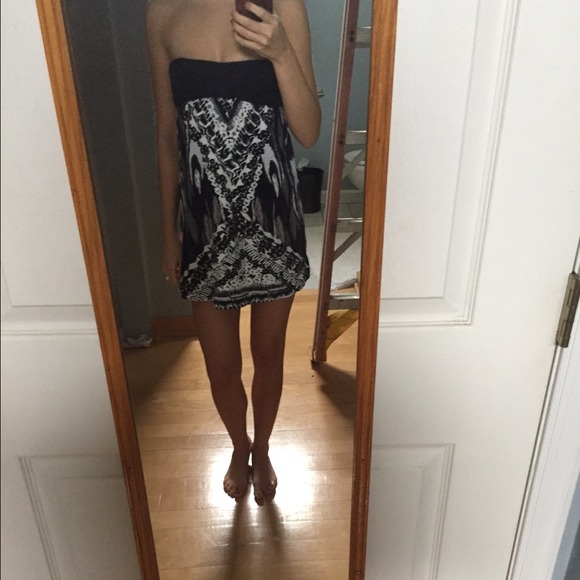 🚫SOLD🚫BILLABONG STRAPLESS MINI DRESS SIZE MEDIUM - Picture 4 of 4