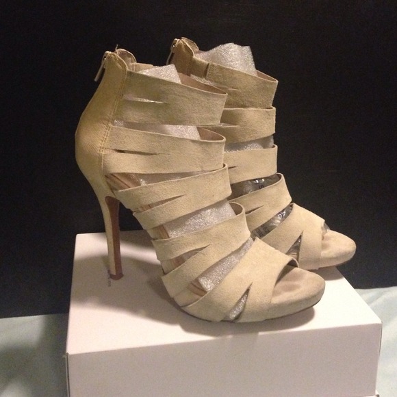 Beige great BCBG shoes