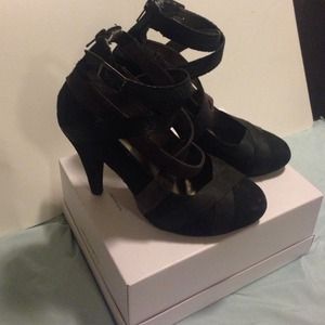 Steve Madden ballerina style black shoes