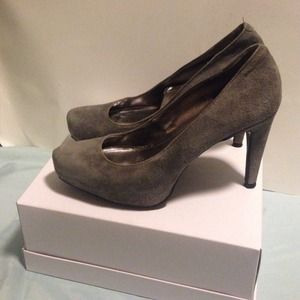 Calvin Klein pumps gray