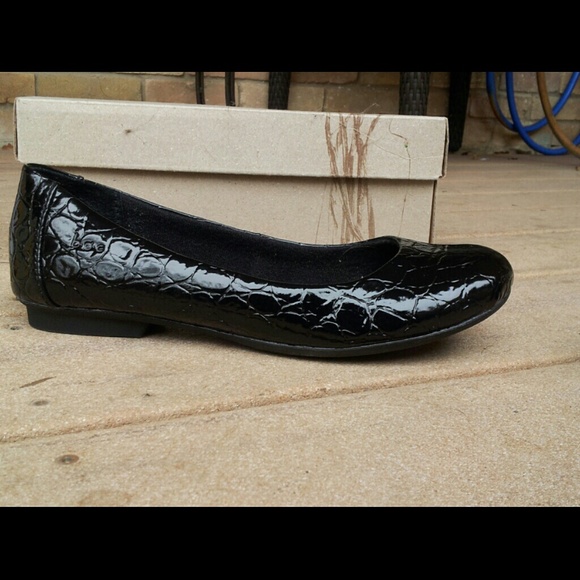 B.O.C Shoes - FLASH SALE! Like New Black Patent Croc Design Flat B.O.C Shoes - FLASH SALE! Like New Black Patent Croc Design Flat