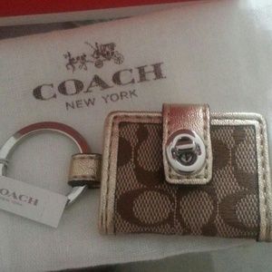 COACH Key Chain comes with dust bag
