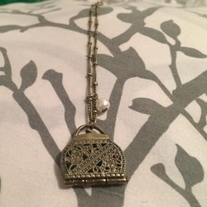 Short Necklace. Forever 21.