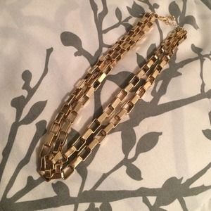 Necklace. Forever 21.