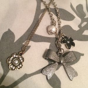 Necklaces. Forever 21.