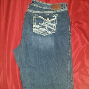 Maurices jeans